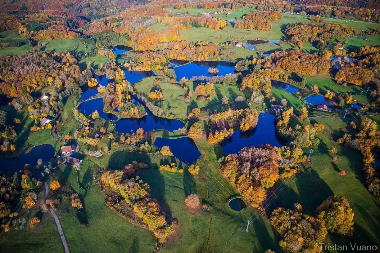 Vue aérienne du Plateau des Mille Étangs